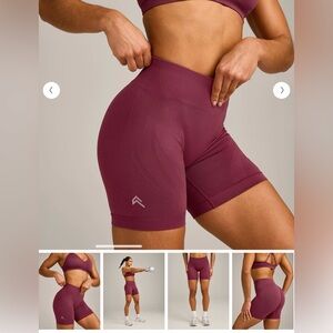 ENHANCELIFT™ SEAMLESS SHORTS WITH GRAY LOGO Small Burnt Maroon